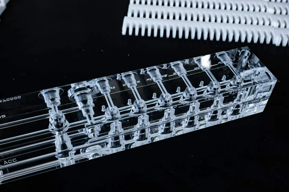5-axis CNC machined acrylic precision component