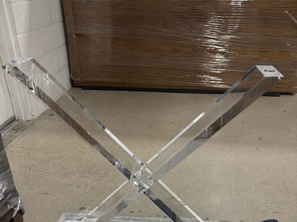Acrylic and polycarbonate precision cut plastic components